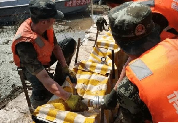 便捷式堵水墻在堵水建設中需不需要固定？