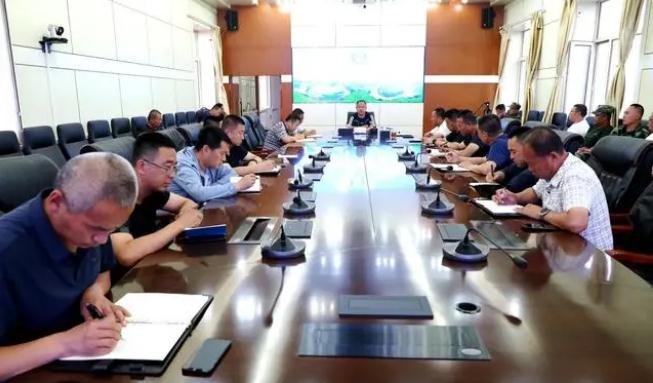 阿木爾林業(yè)局召開(kāi)夏季森林防火，林下資源管理工作部署會(huì)議